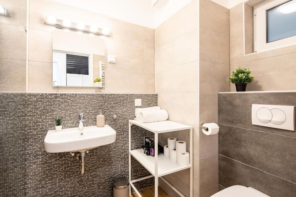 Marone 209 Budapest ~ Ac/Balcony/Indoor Parking Экстерьер фото